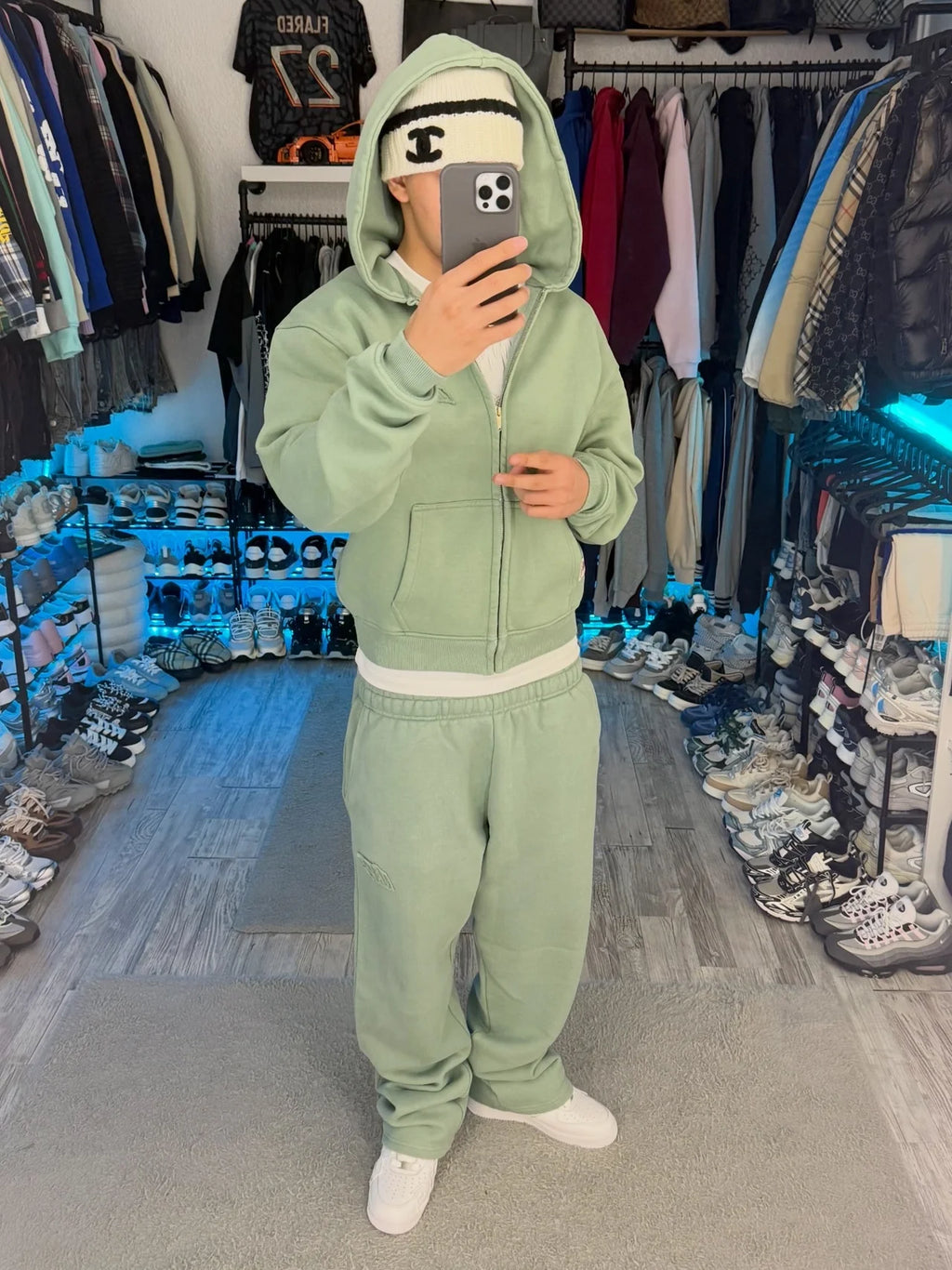 MINT BASIC OPEN LEG JOGGER
